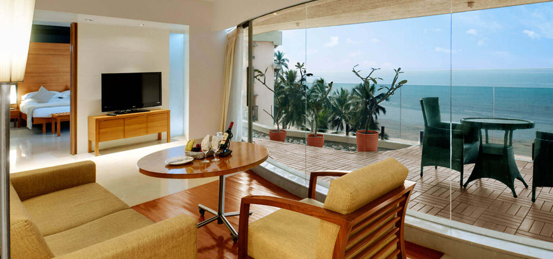 luxury hotels in Juhu, hotels with suite rooms in Juhu
